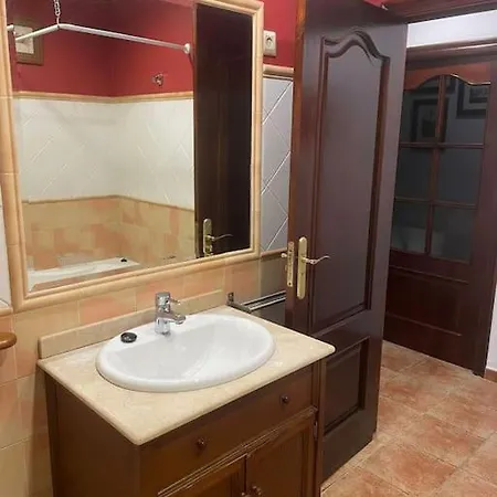Vivienda Toural شقة *